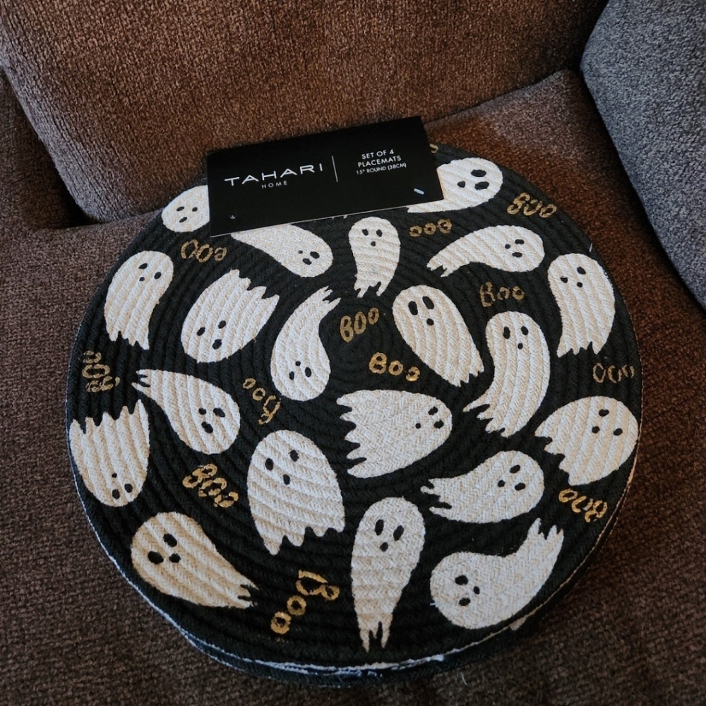 Tahari ghost Boo round placemats new